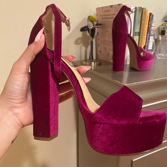 Steve Madden Velvet Heels - Picture 5 of 6